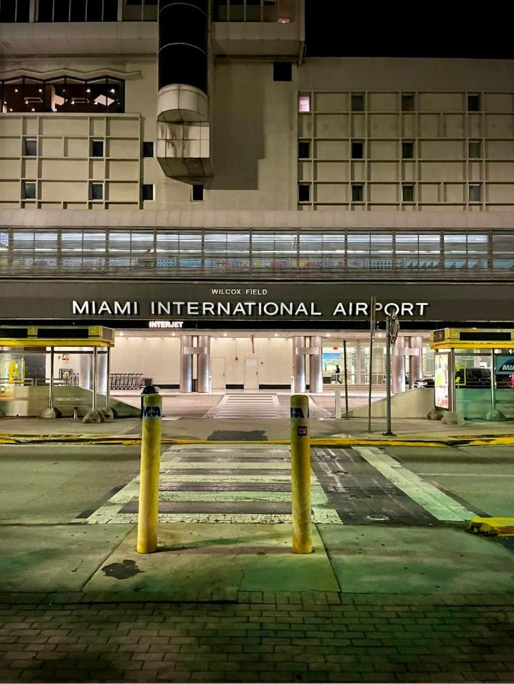 Private Rooms Close To Miami Airport - Free Parking - 01 Eksteriør billede